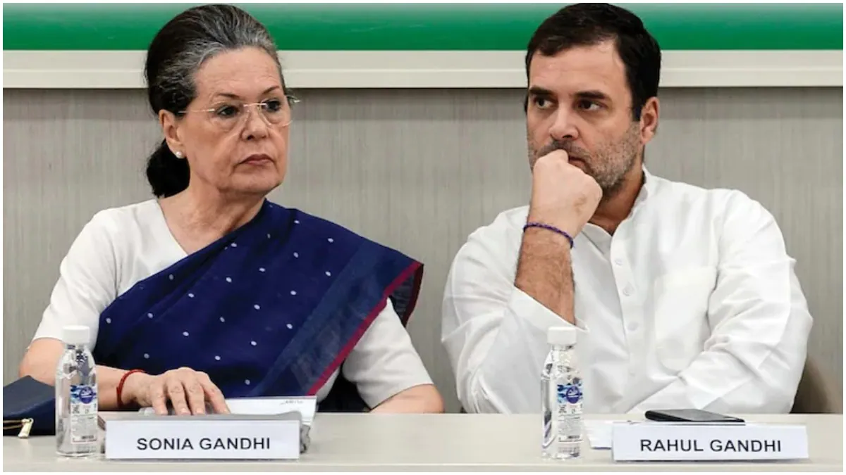 Sonia Gandhi to remain Congress president as party workers wait for Rahul's  return - India News