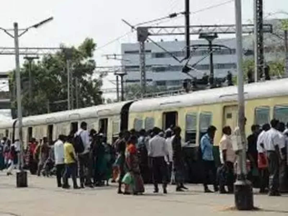 Unlock: Women to be allowed in Chennai suburban trains without time  restrictions | Chennai News - Times of India