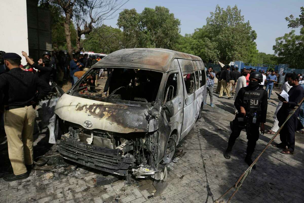Suicide blast in southern Pakistan kills 3 Chinese, driver