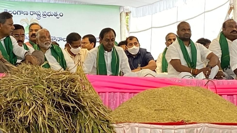 KCR protests against Centre as paddy issue gets 'serious', turns up the  heat on BJP