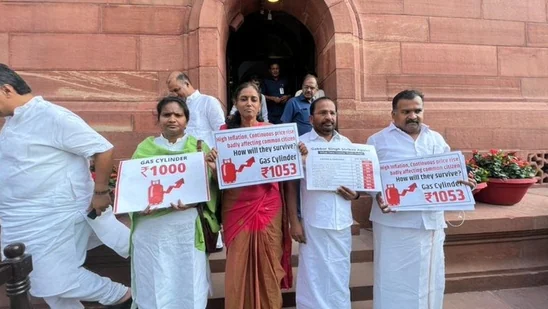 4 Congress MPs suspended amid opposition protests in Lok Sabha | Latest  News India - Hindustan Times