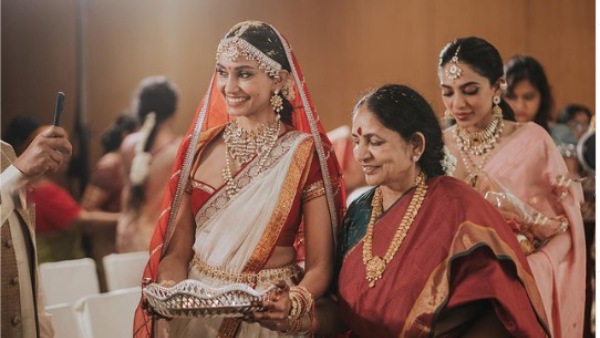 Sobhita Dhulipala sister Samanta Dhulipala wedding pictures trending in social media