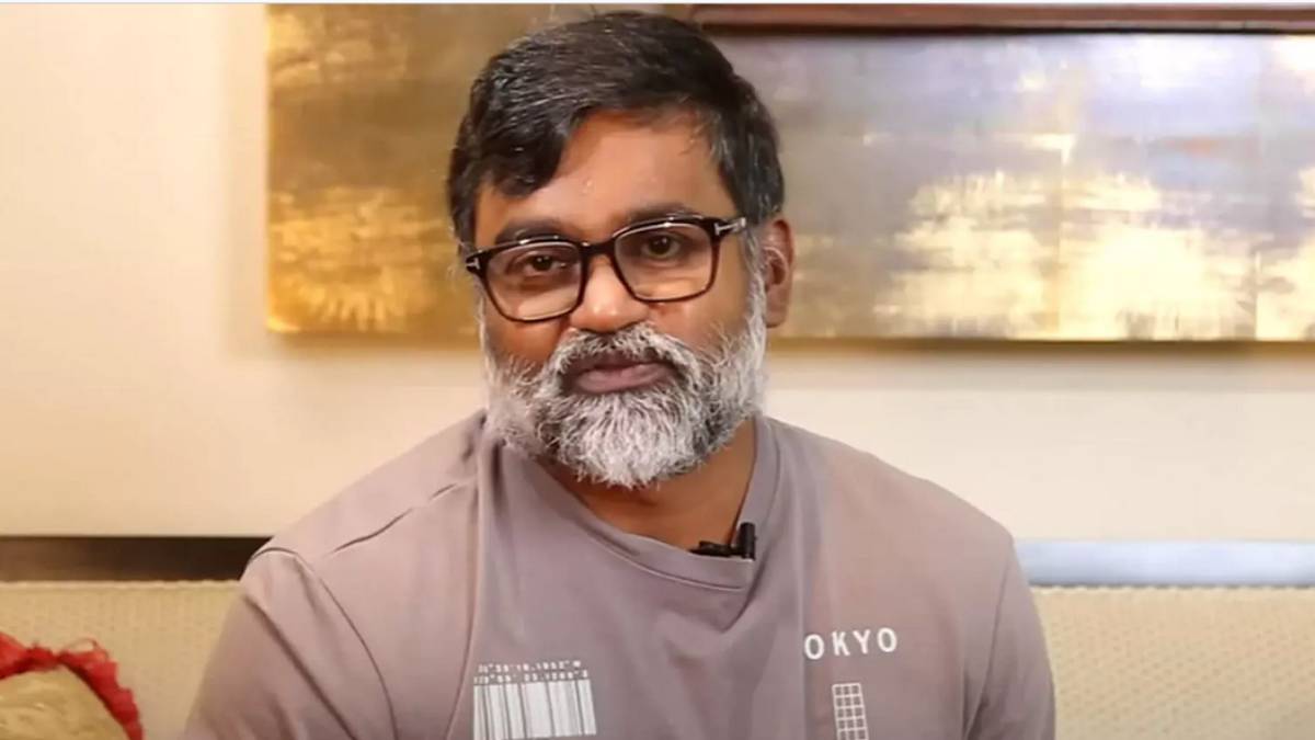 Director Selvaraghavan answers to his fans tweet that he came back 