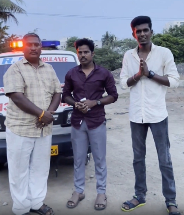 Vijay television bala gifted ambulance to old age home on his birthday