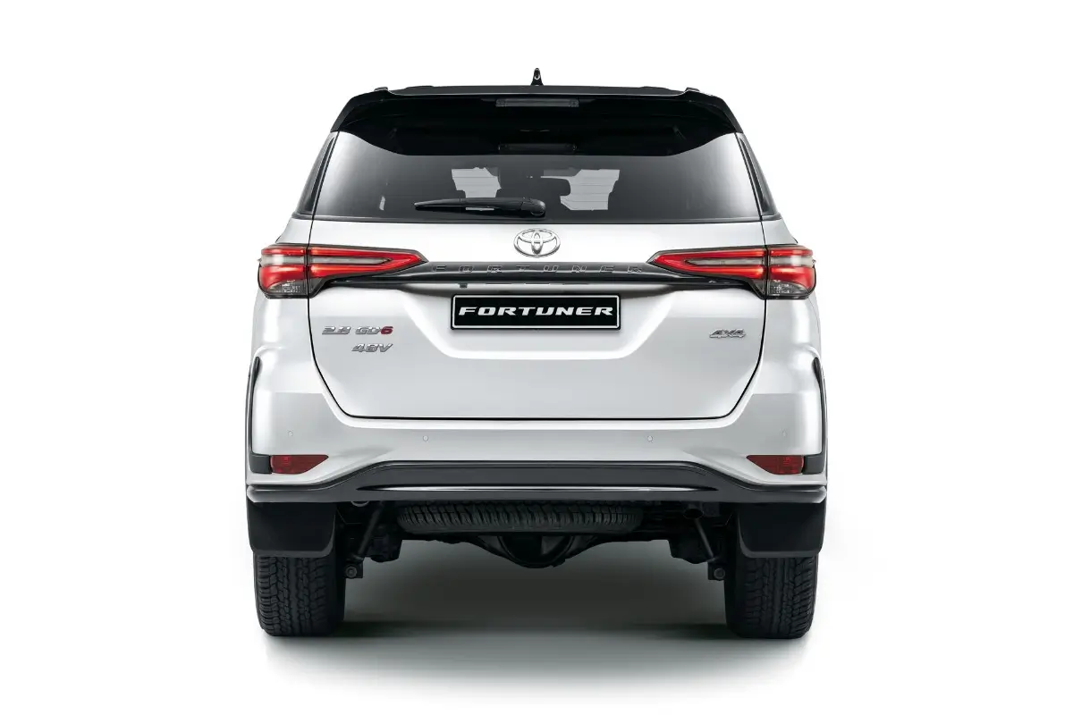 Toyota Fortuner 48v mild hybrid rear