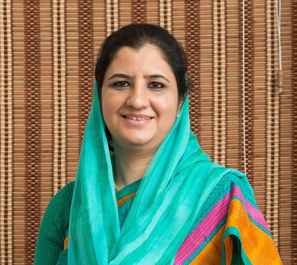 சருமம், கூந்தல் சிகிச்சை சிறப்பு மருத்துவர் தலத் சலீம்