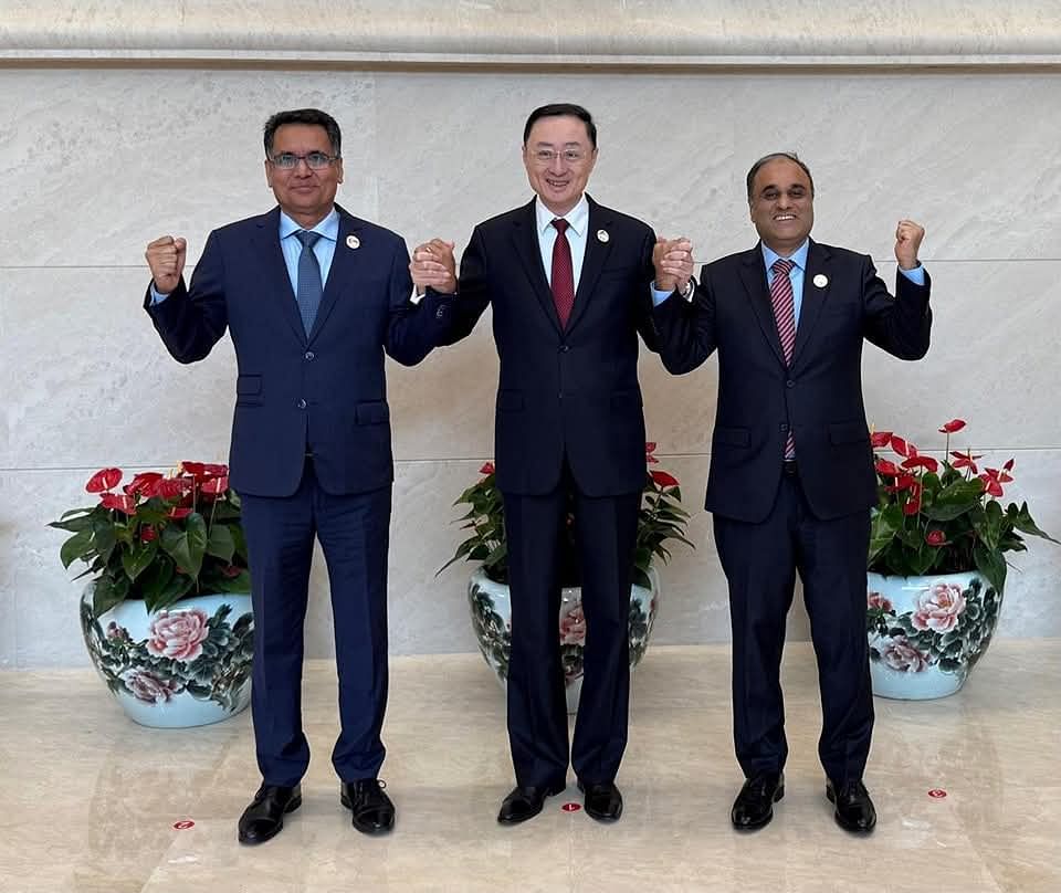 Pakistan, China & Bangladesh first-ever trilateral meeting