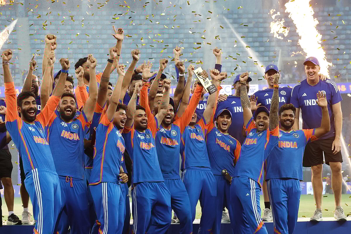 ஆசிய கோப்பை இறுதிப் போட்டியில் வென்ற இந்திய வீரர்கள்