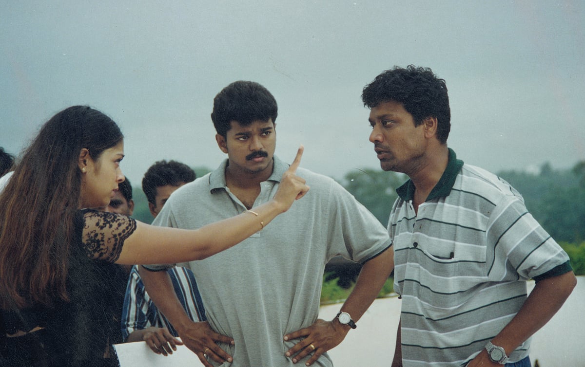 குஷி படத்தில் இயக்குநராக எஸ்.ஜே.சூர்யா