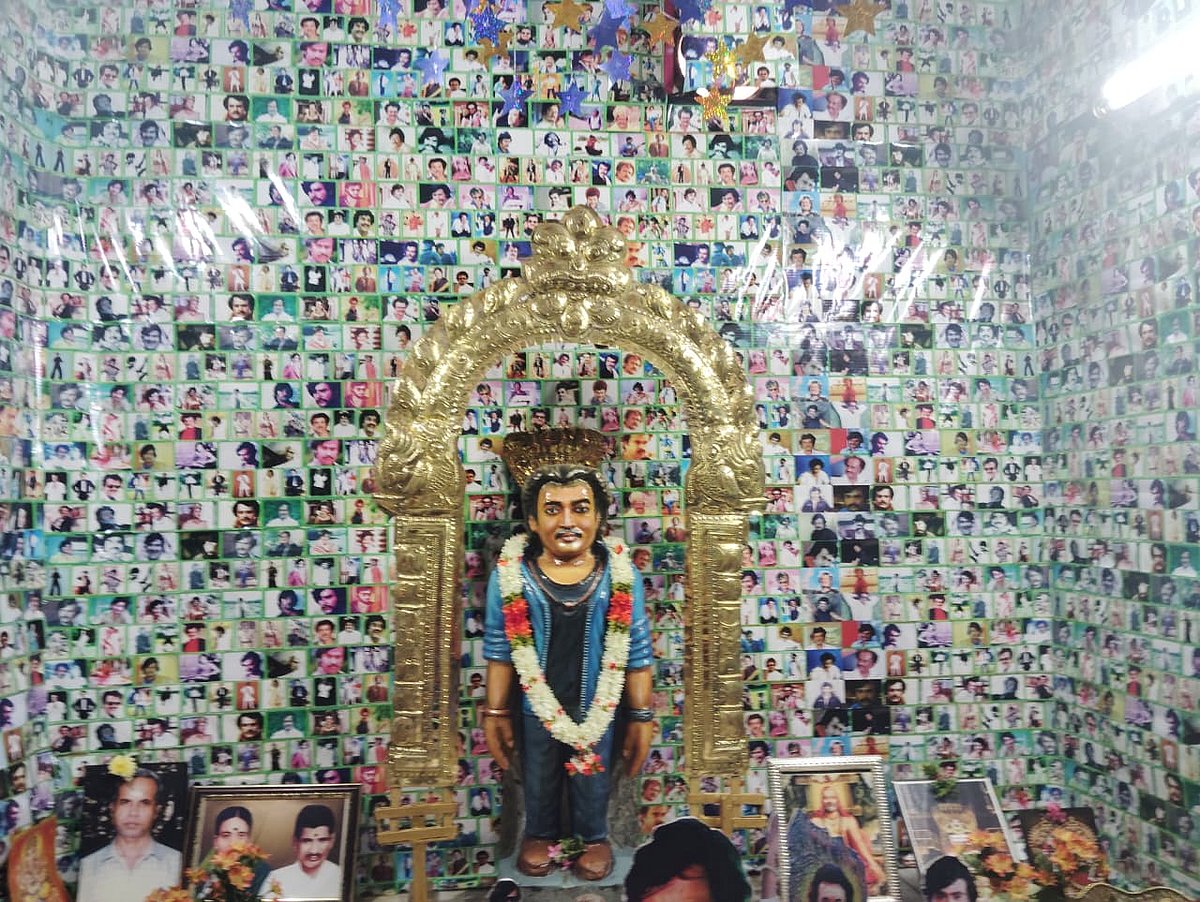 ரஜினிகாந்த்திற்கு வைக்கப்பட்டுள்ள கற்சிலை