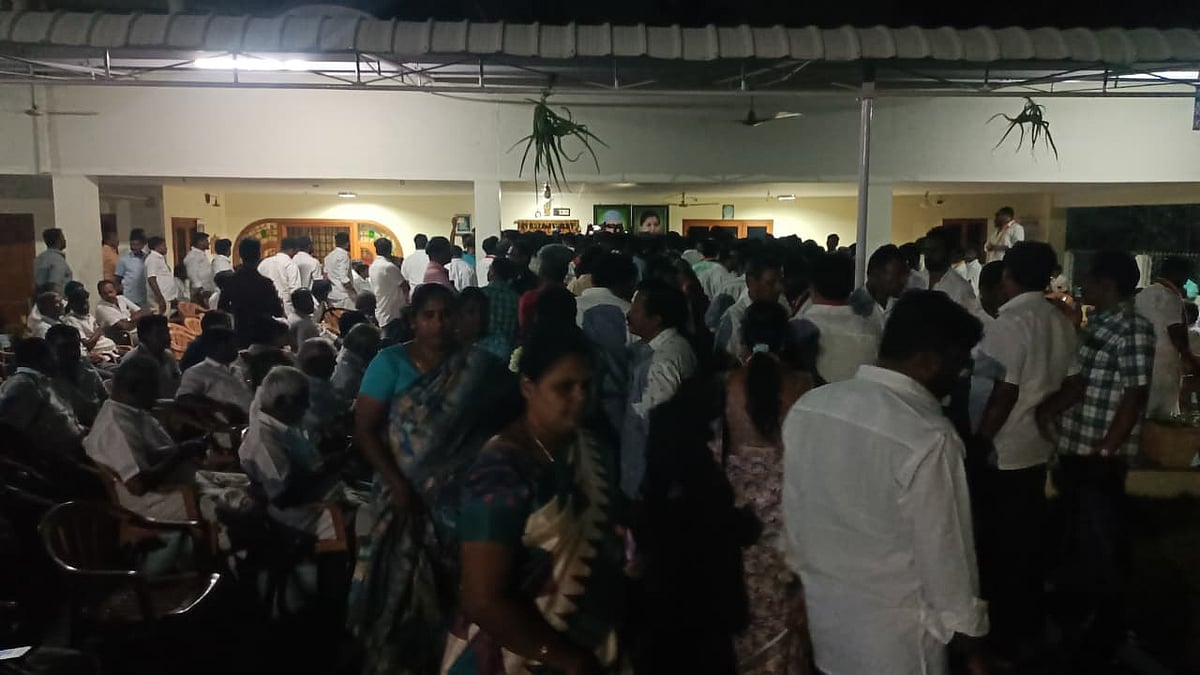 கோபிசெட்டிபாளையத்தில் செங்கொட்டையனுக்கு வரவேற்பு