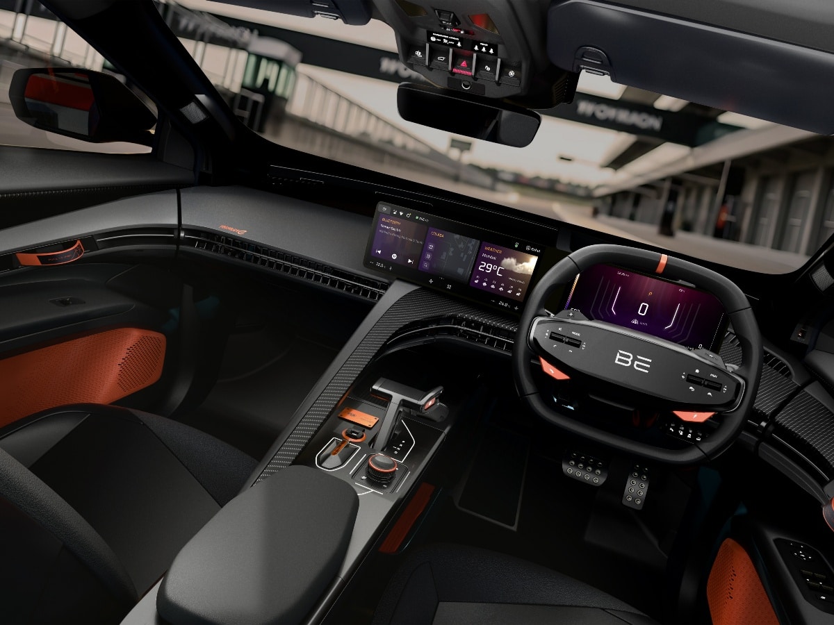 mahindra be 6 formula e interior