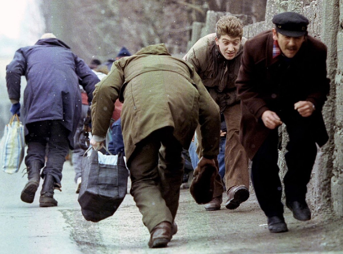 ஸ்நைப்பர் அலி - சுடப்படக் கூடாது என்று மக்கள் பயந்து சென்ற காட்சி