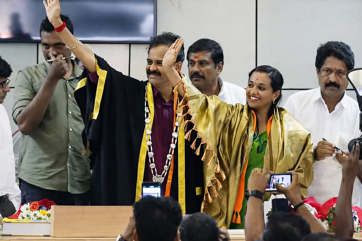 மேயர் வி.வி.ராஜேஷ், துணை மேயர் ஆஷா நாத்