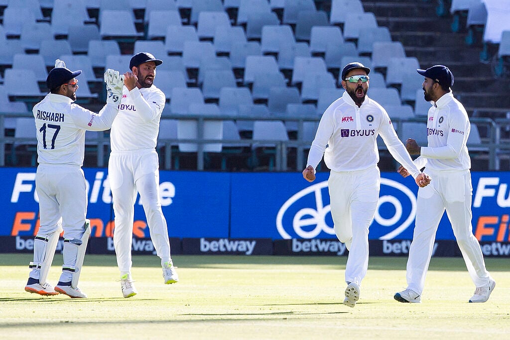 வருண் சக்கரவர்த்தி - குல்தீப்