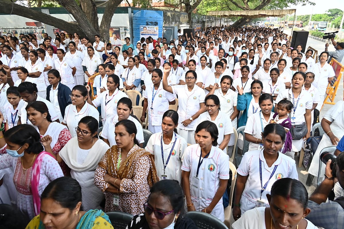 சிவானந்தம் சாலையில் போராடிய செவிலியர்கள்