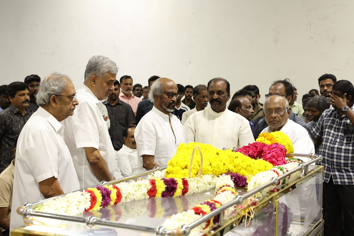 ஏவிஎம் சரவணனுக்கு அஞ்சலி செலுத்தும் நடிகர் ரஜினி