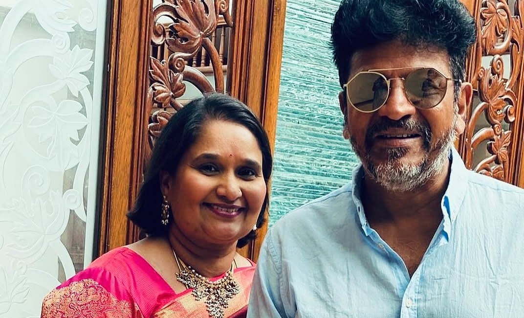 தனது மனைவியுடன் சிவராஜ்குமார் 
