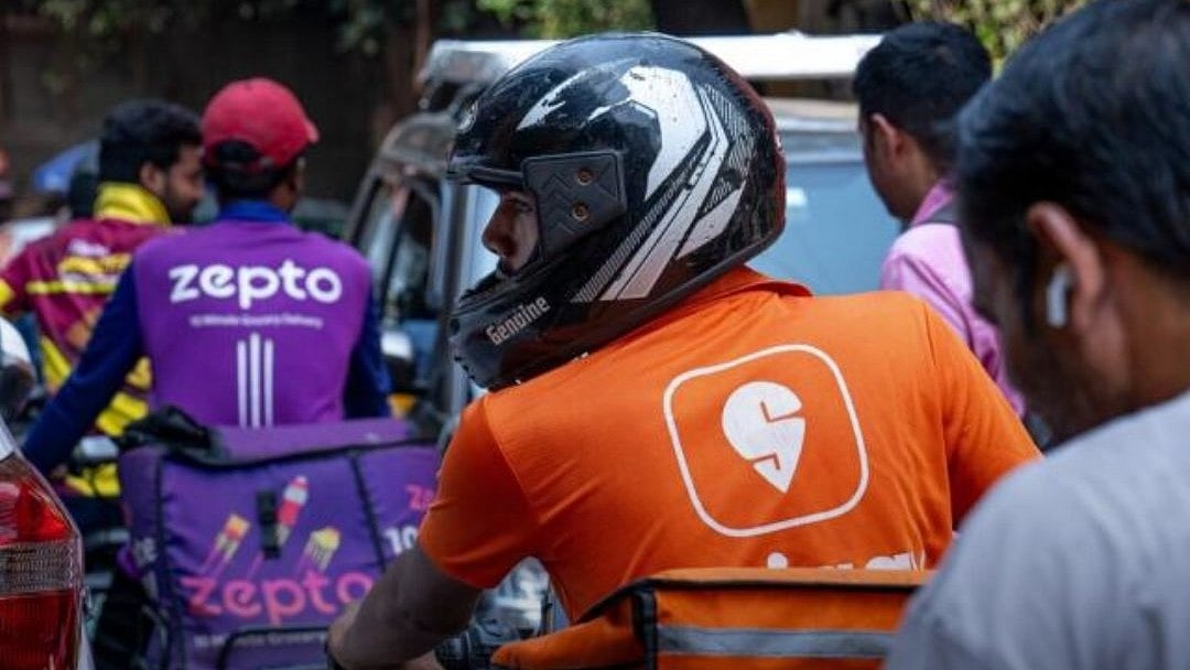 டெலிவரி ஊழியர்கள்