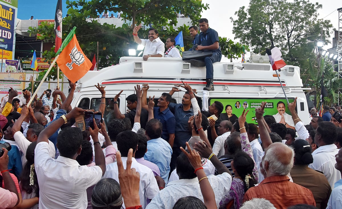 ஆரல்வாய்மொழியில் பிரசாரம் மேற்கொண்ட எடப்பாடி பழனிச்சாமி