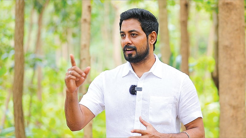 நடிகர் ஆரி