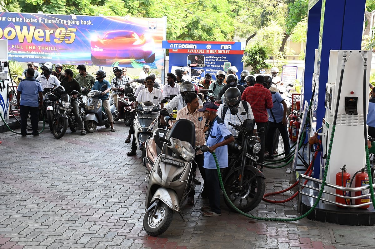 அலைமோதும் கூட்டம்