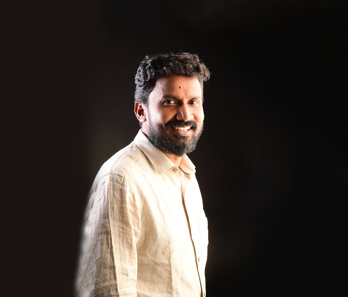 பாடலாசிரியர் மோகன் ராஜன்