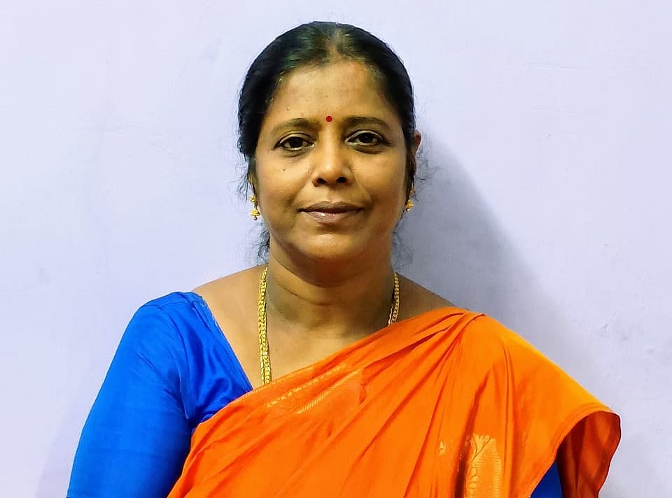 அரசு சித்த மருத்துவர் வரலட்சுமி